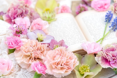 洋書と花